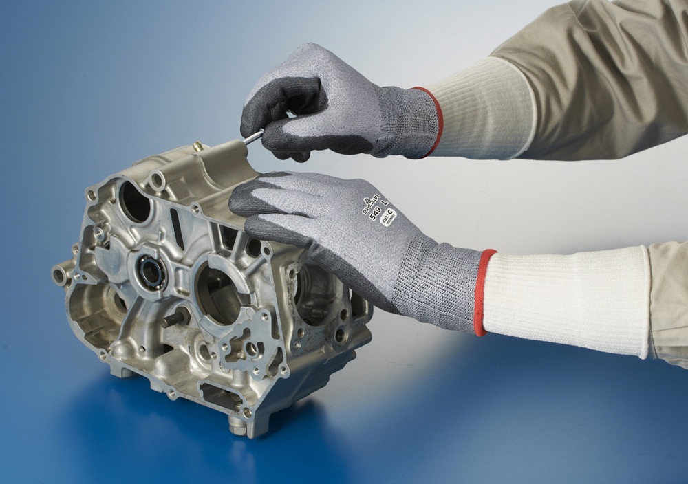 ユース画像（耐切創パームX手袋)